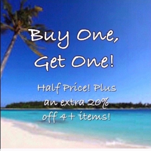 🆕 Boston Celtics NBA women’s v neck top - Picture 9 of 9